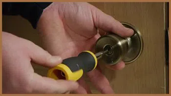 City Locksmith Shop Cambridge, MA 617-514-9935 - 15-unlock-door